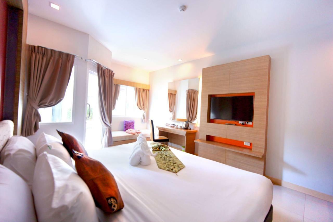 Andatel Grande Patong Phuket Exterior foto